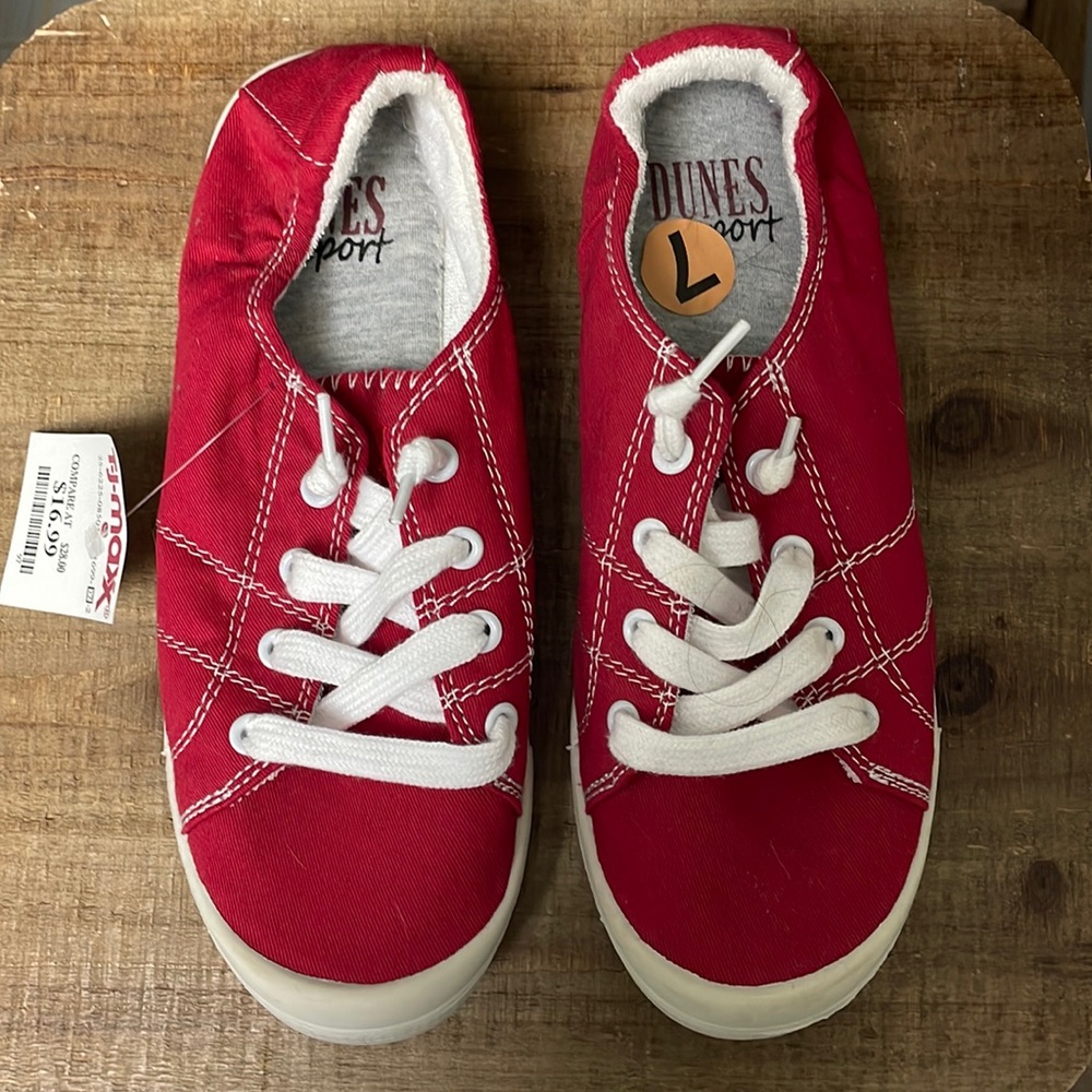 NWT Dune Sports sz 7 red tennis shoe